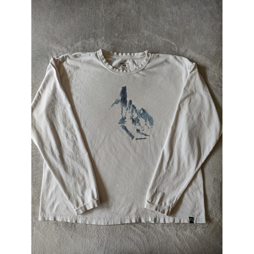 Vintage 1990s Patagonia Men's XL Beneficial T's Mountain Graphic White